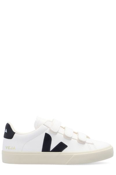 Veja Low-Top Sneakers